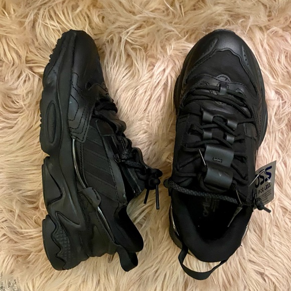 Adidas | BLACK Ozweego Sneaker Mens 4/Womens 6 NWT - Picture 10 of 13